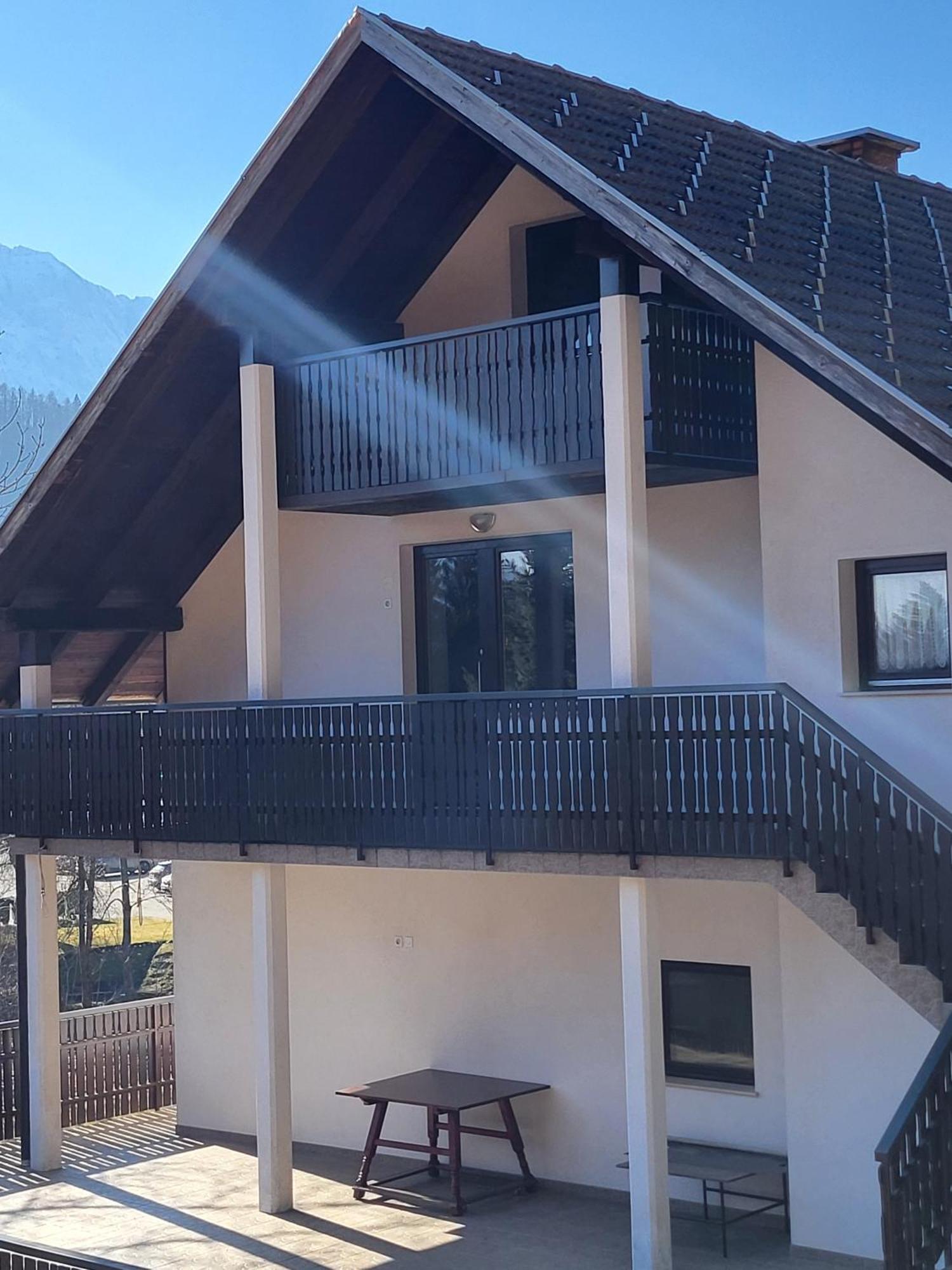 Apartment Dobnikar クランスカゴーラ エクステリア 写真